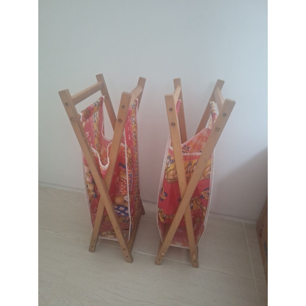 Rak Majalah Foldable (Vintage 1980s)