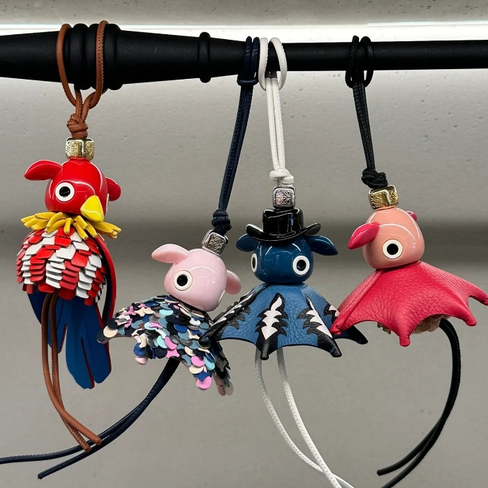 2025 musim panas LOEWE Paula Bag Charm Small Animal Flower Set Gantungan Tas Premium Keychain Esteti