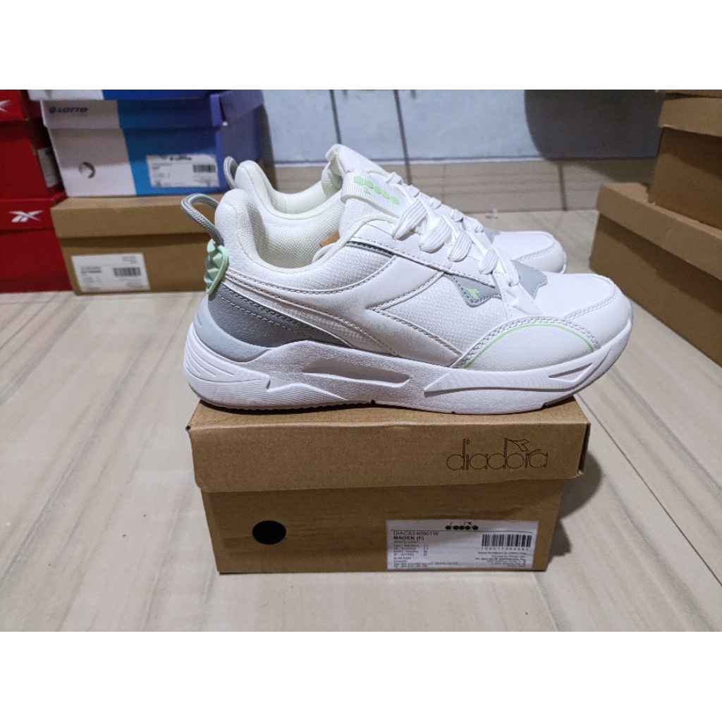 Diadora Magen Snakers/Casual/Running /womens( Putih hijau)