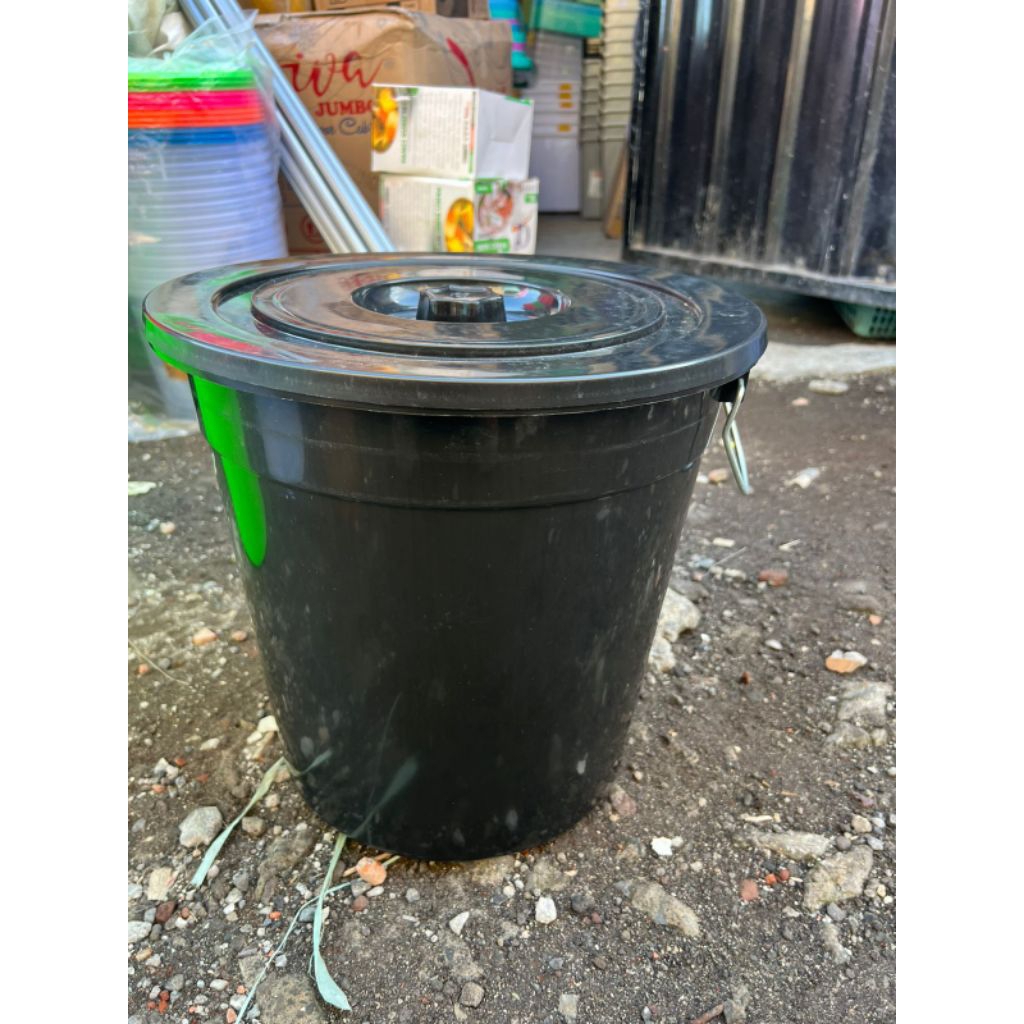 EMBER PLASTIK HITAM 30LT + TUTUP / EMBER BERAS TONG AIR 30LT HITAM + TUTUP