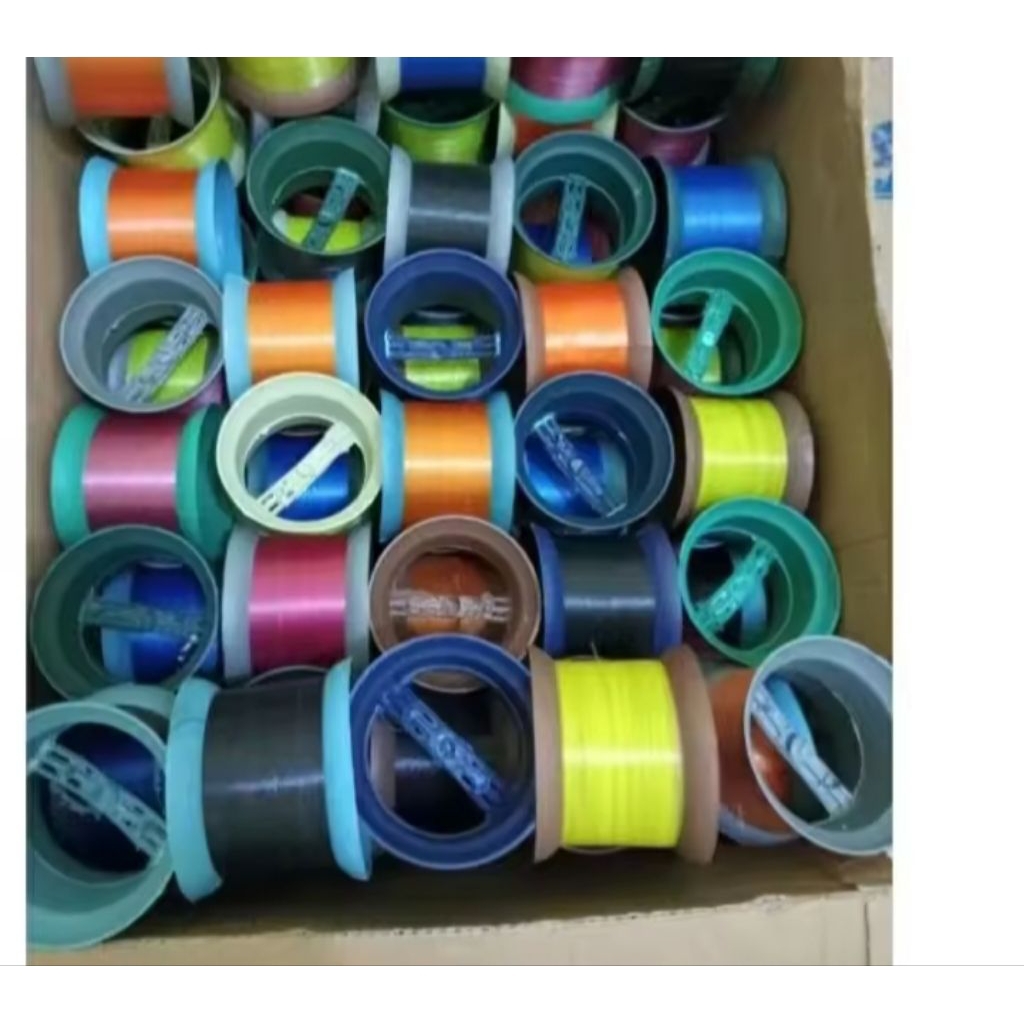 Gulungan Isi Kenur / Gulungan Layangan Isi Kenur  / Beladu Layangan Kenur Warna Random