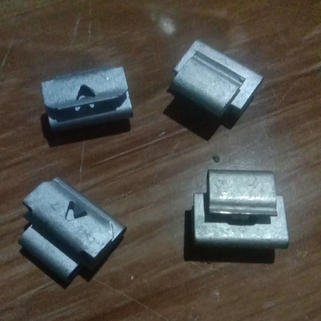 KLIP LIST CENEL KACA DOORTRIM MERCEDES BENZ W124,W202 (1 PCS)