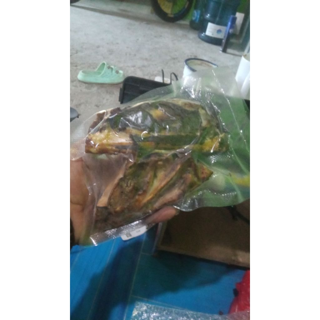 

kepala ikan mayung panggang 1 kg isi (6pcs) vacum