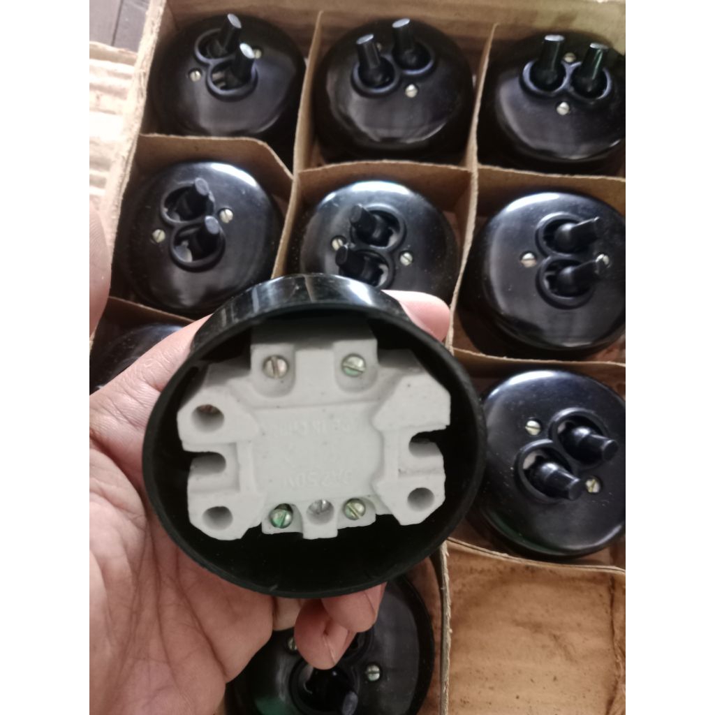 Saklar Listrik Jadul - Saklar Listrik Vintage - Saklar Listrik Lawas