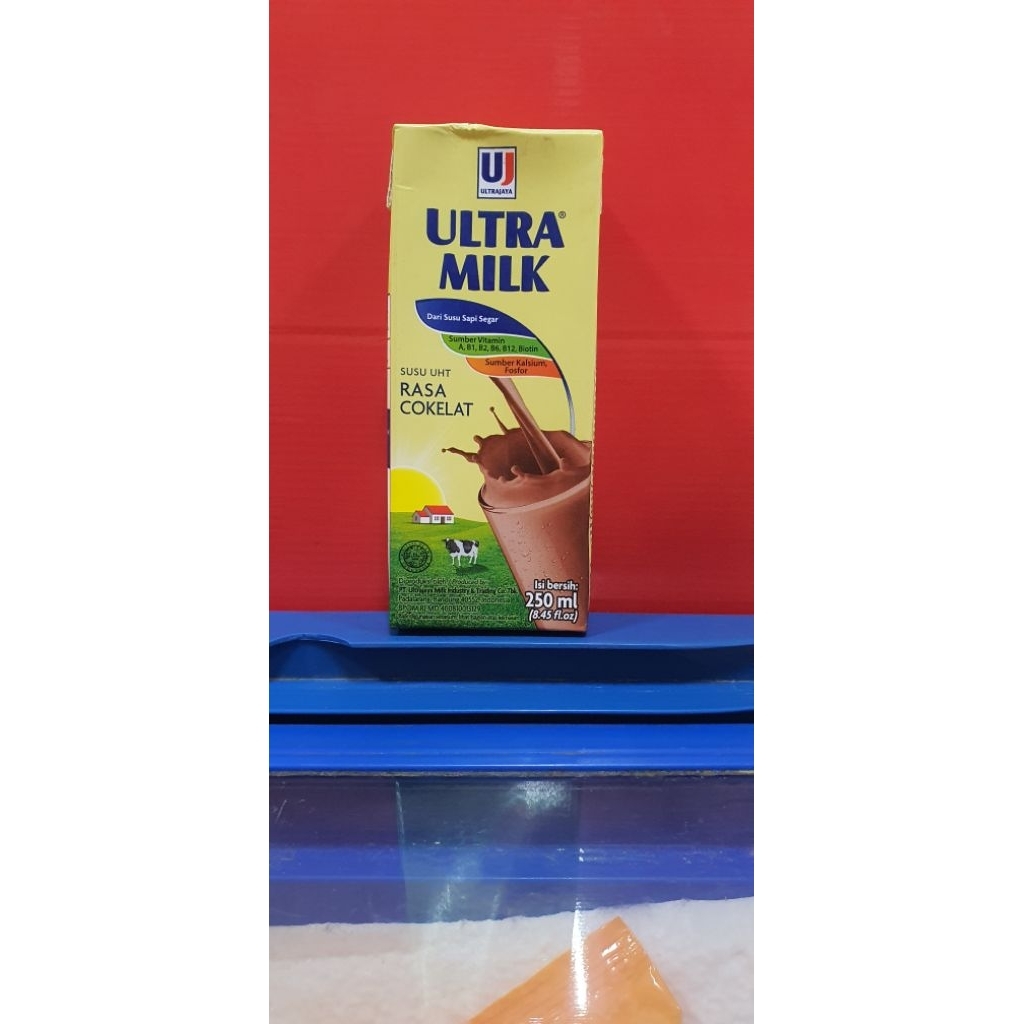 

Ultra Milk Susu UHT Rasa Cokelat 250ml / 200ml