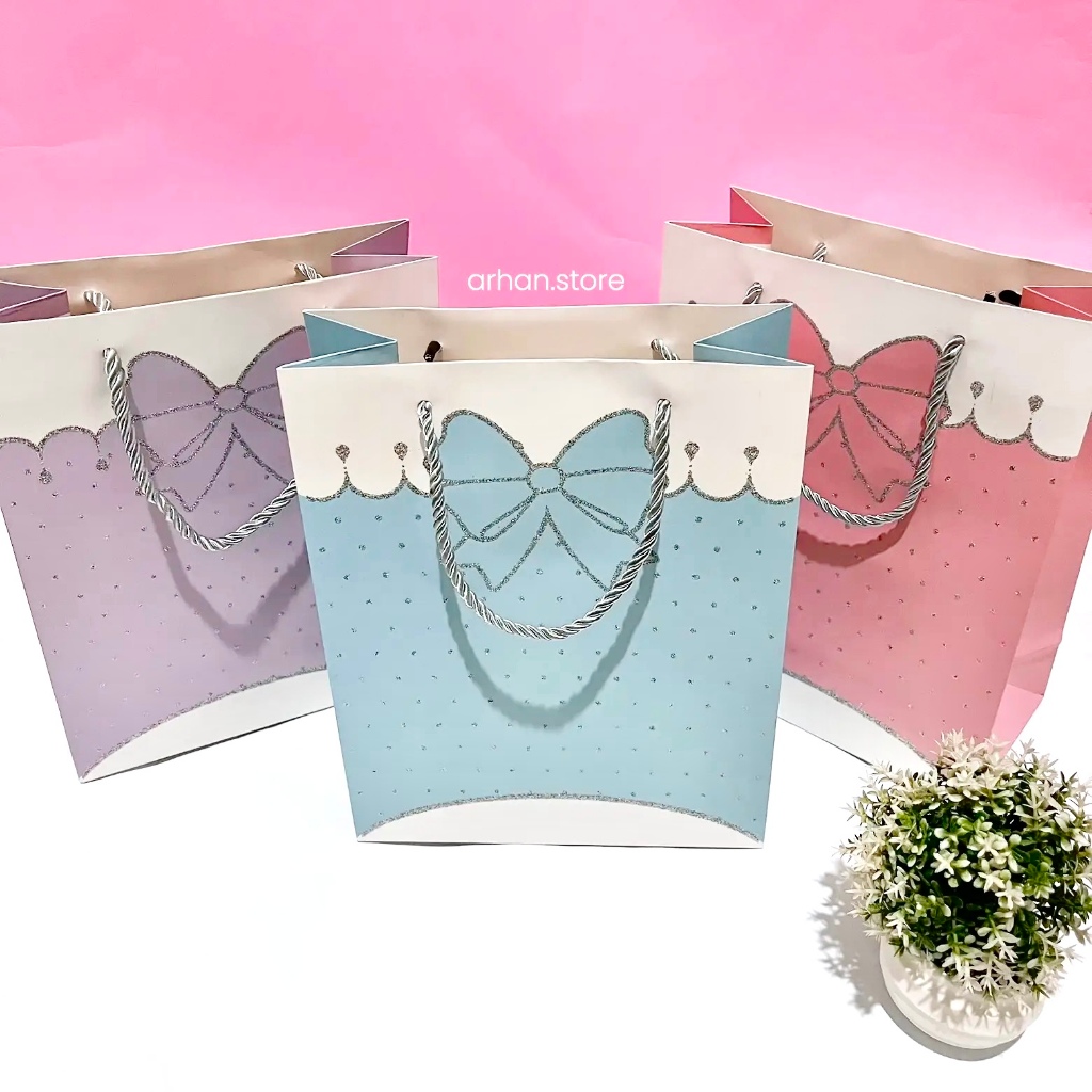 

Paper Bag Gift Cute Aesthetic Lucu Ukuran Sedang Motif Pita