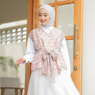 Delova Wardrobe - Puspita Blouse Batik