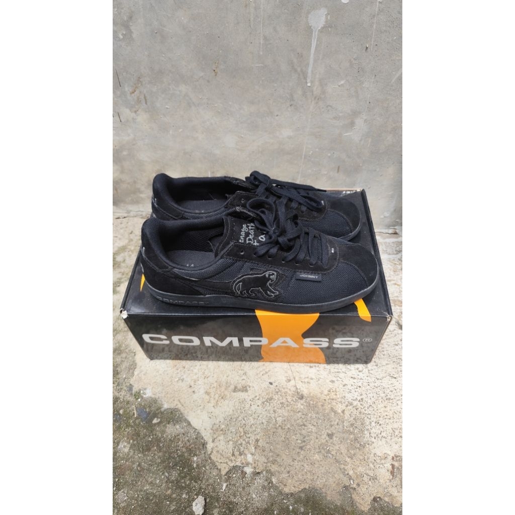 SEPATU COMPASS X TEENAGE DEATH STAR