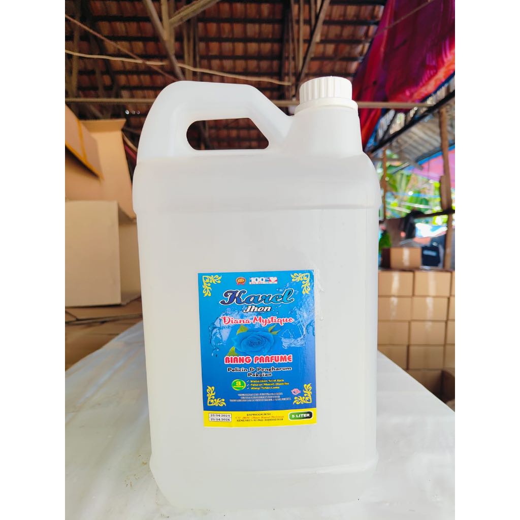 Pewangi Setrika Anti Lecek 5 Liter Pelicin pakaian Konsentrat Baju Licin Sekali Semprot Harum Sehari