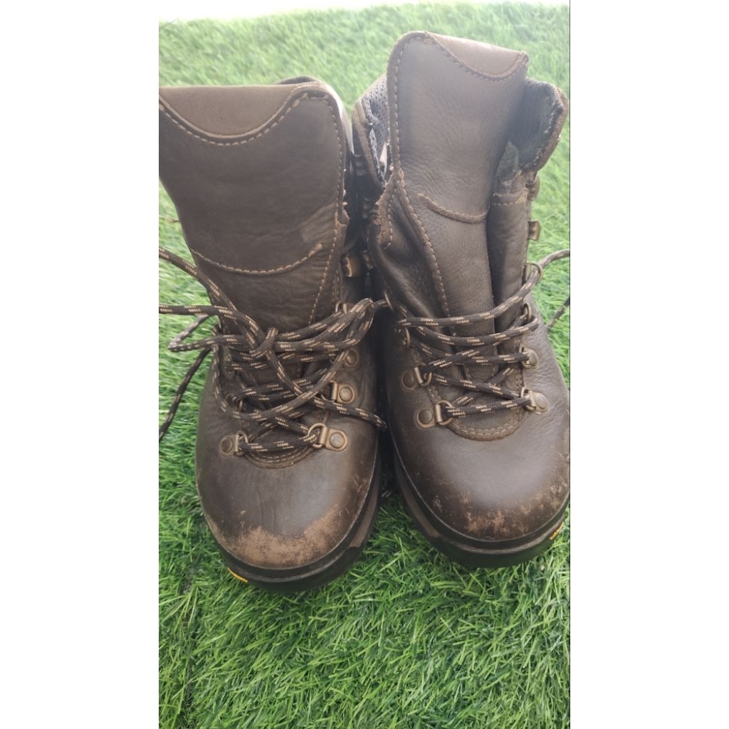 Sepatu Gunung second Zamberland size 39
