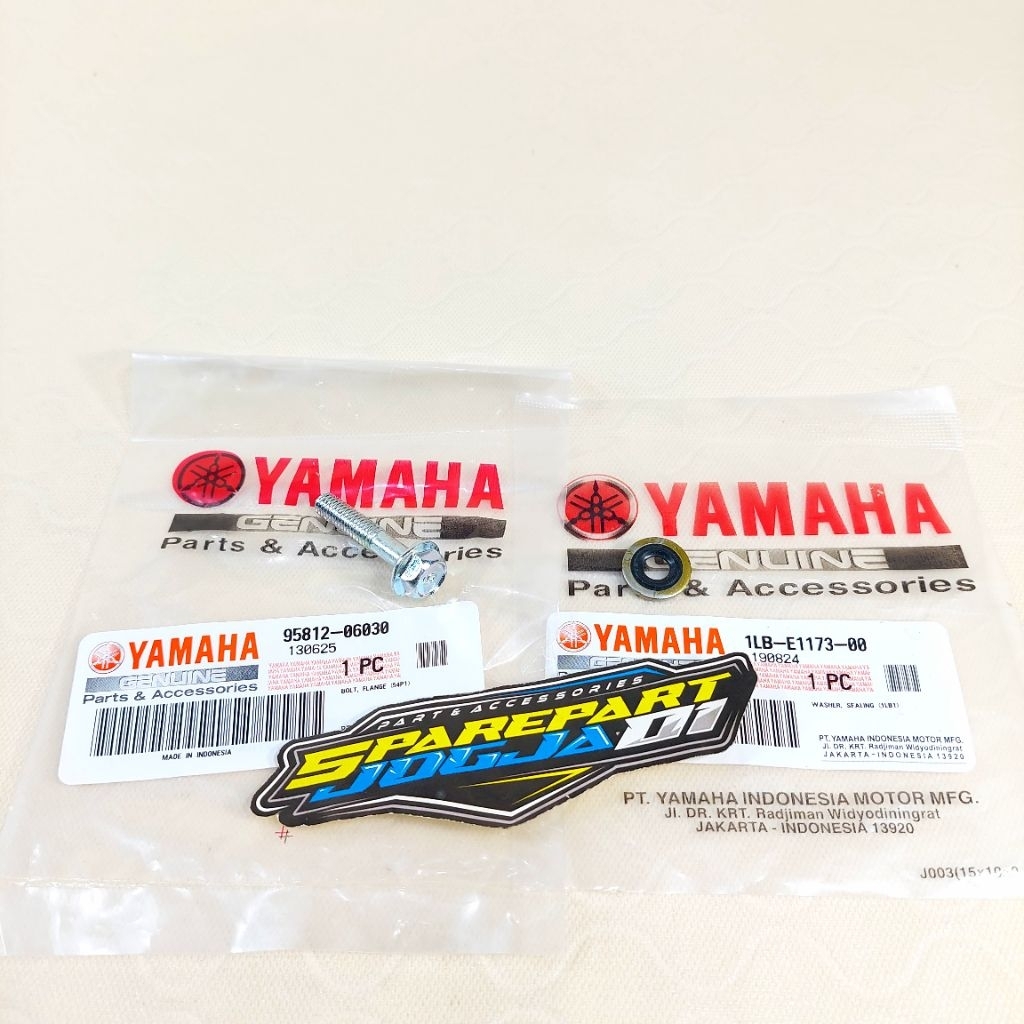 Baut Dan Ring Seal Blok Head Tutup Klep Xeon Rc Gt Aerox 125 ORIGINAL YGP ASLI ORIGINAL YAMAHA 1LB-E