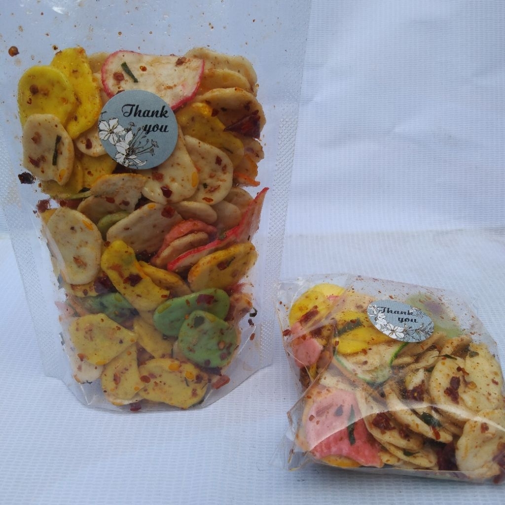 

Kripik Seblak PedaS/Seblak Kering/Kerupuk Bantat daun jeruk 250gram