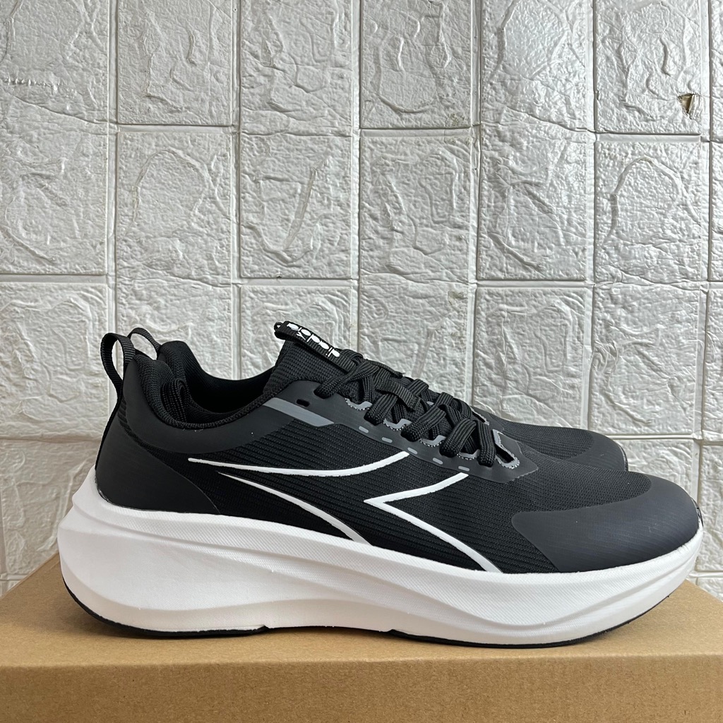 SEPATU DIADORA PRIA DIADORA MORGANA BLACK WHITE SPORTY RUNNING CASUAL SNEAKER COD ORIGINAL MAN