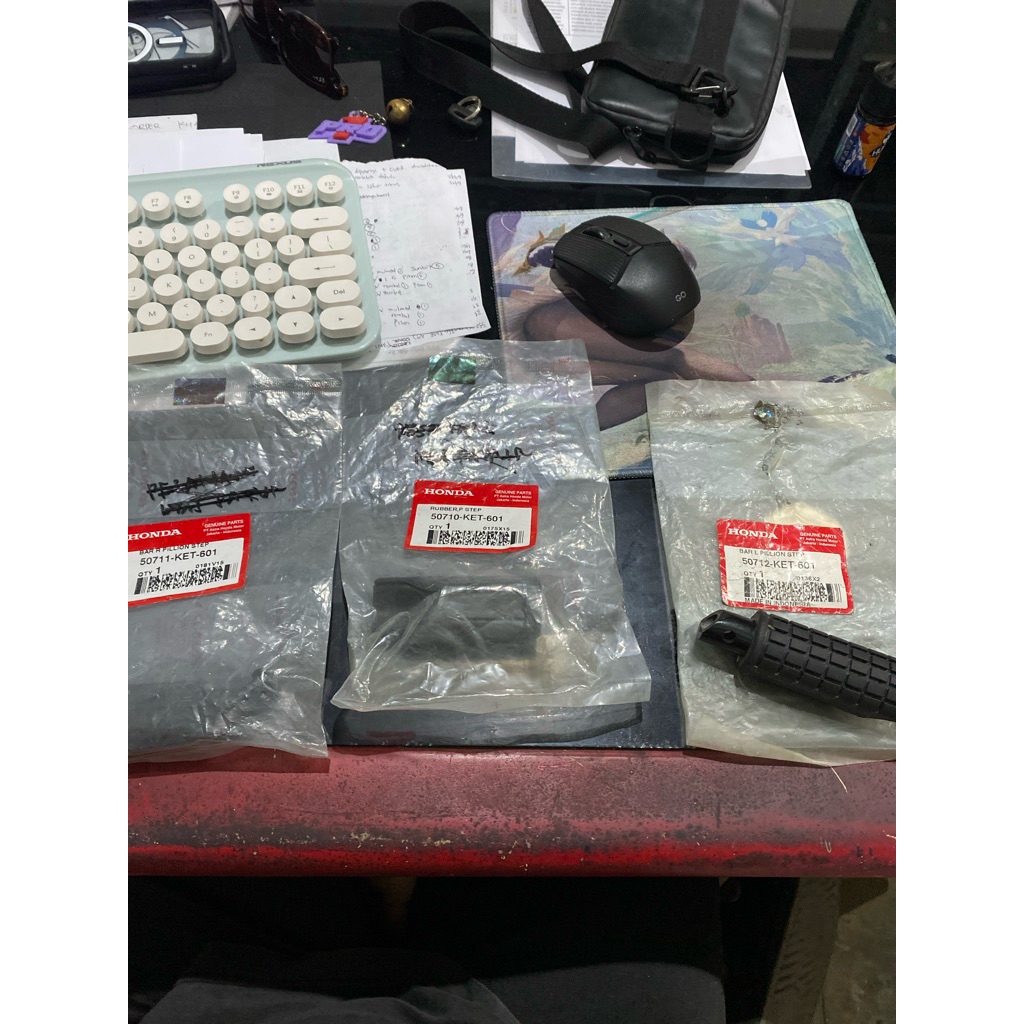 50711 - 50710 - 50712 KET601 BAR PILLION STEP FOOT STEP BELAKANG PIJAKAN KAKI VARIO/CS1 ORIGINAL