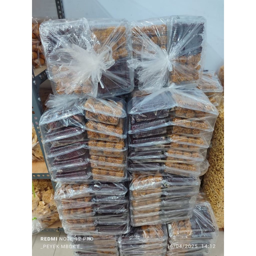 

Gruby Grubi Ubi Kremes 42 butir Enak Gurih Manis