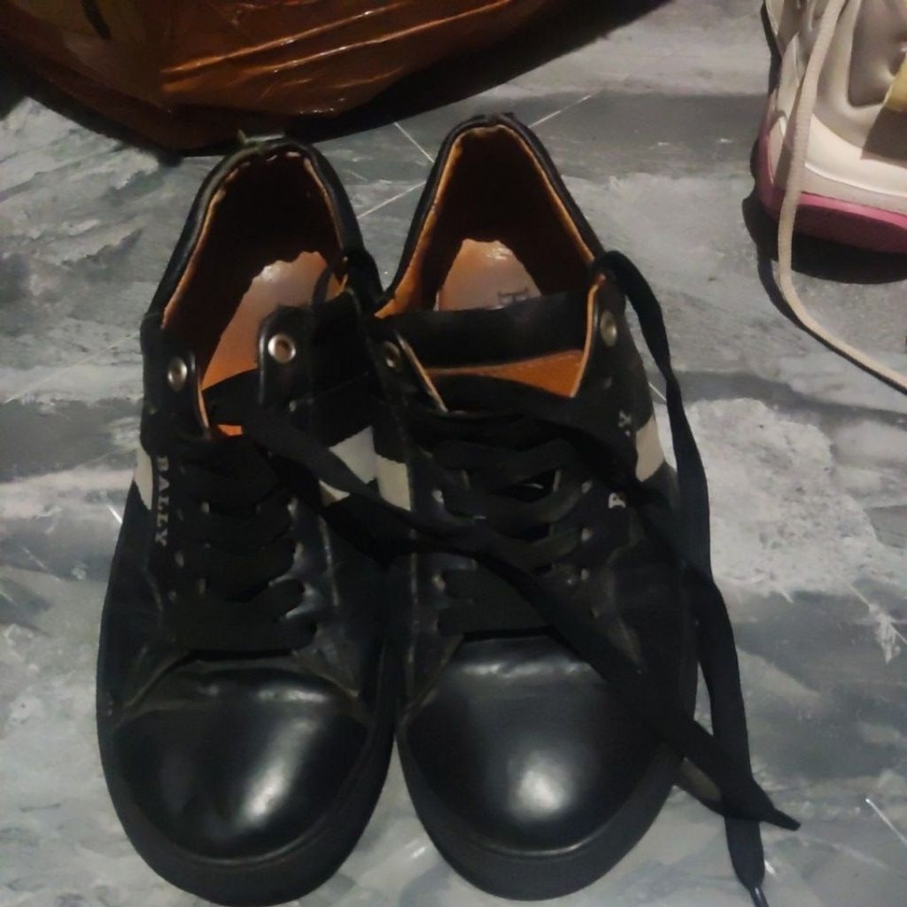 sepatu Bally bekas pakai zise 41 insole 26