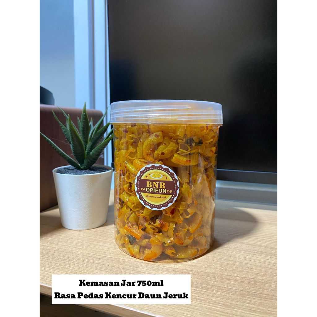 

Makaroni Cikruh Pedas Toples 230g – Cemilan Pedas Kencur Daun Jeruk | Snack Kekinian Rumahan