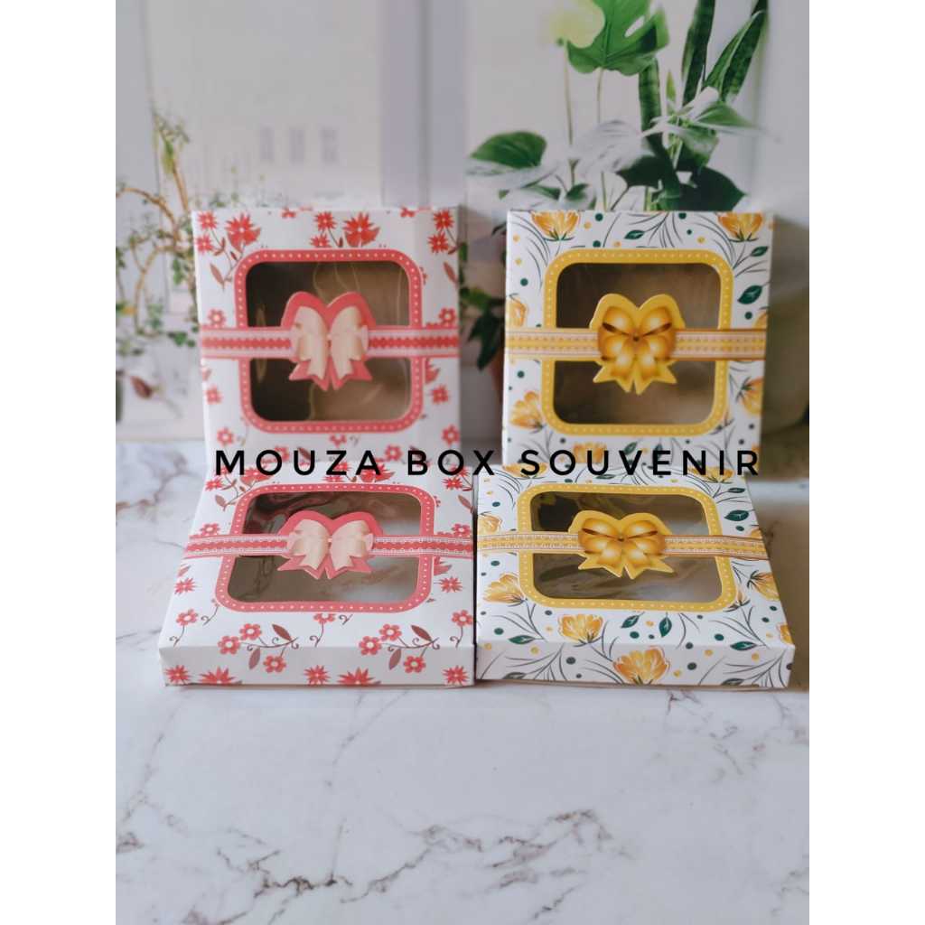 

Isi 100PCS Box Untuk Souvenir Piring Pisin Dan Asbak Stenlis Motif Cantik