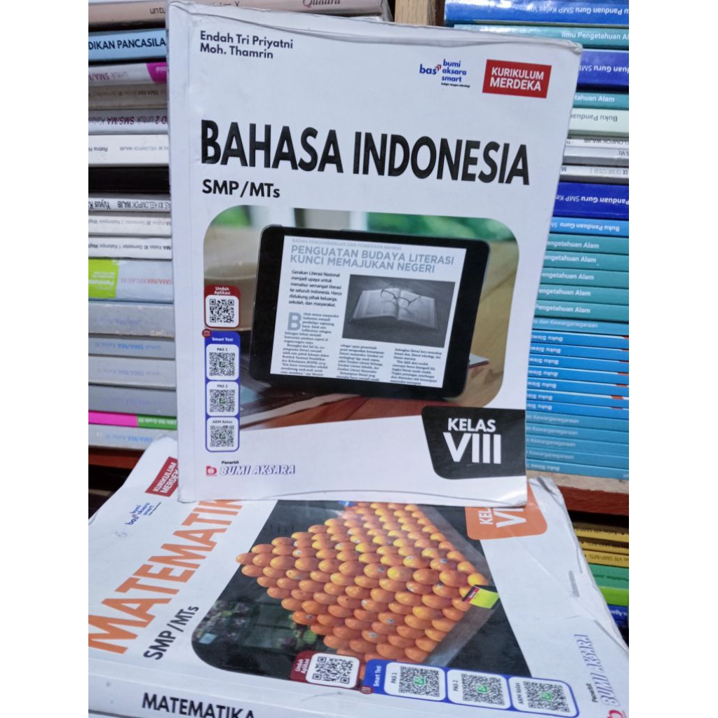 buku bahasa Indonesia kelas 8