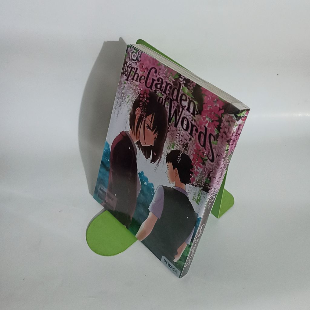 Komik Manga The Garden of Words Makoto Shinkai bekas Preloved