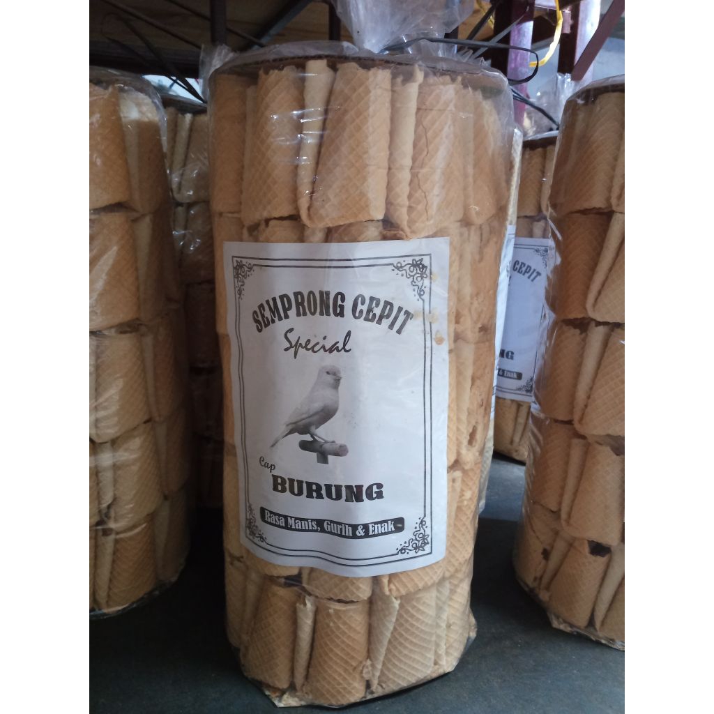 

semprong cepit makanan khas seserahan (500gr)