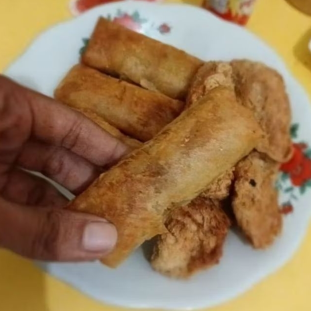 

LUMPIA REBUNG AYAM HOME MADE FROZEN SIAP GORENG
