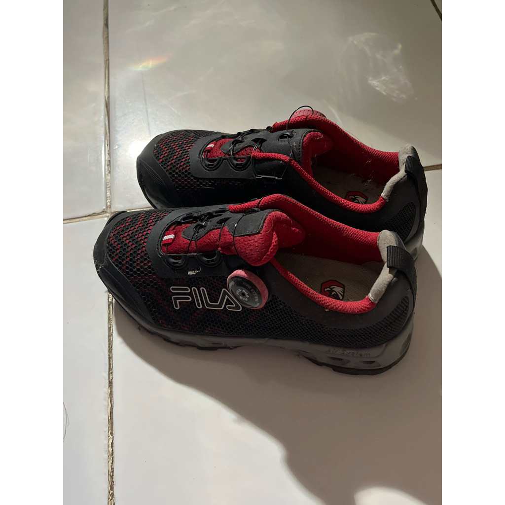 Safety Shoes Fila F-415D Wanita/Pria Uk 36/37