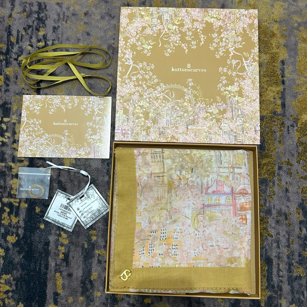 PRELOVED BUTTONSCARVES BRITISH 2 OXFORD STREET