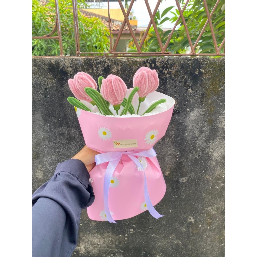 

Round buket puffy tulip (pipe cleaner)