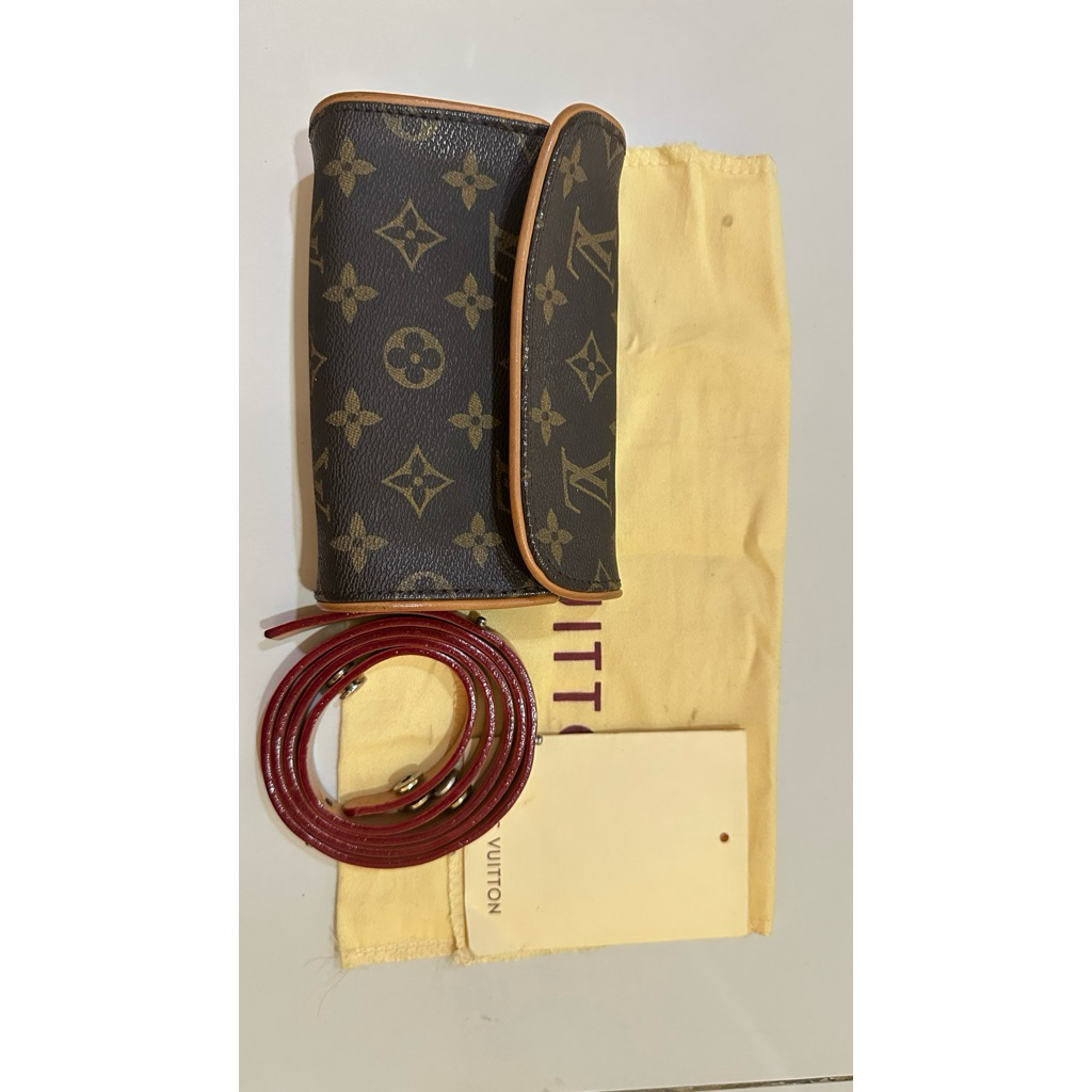 lv florentine pochette