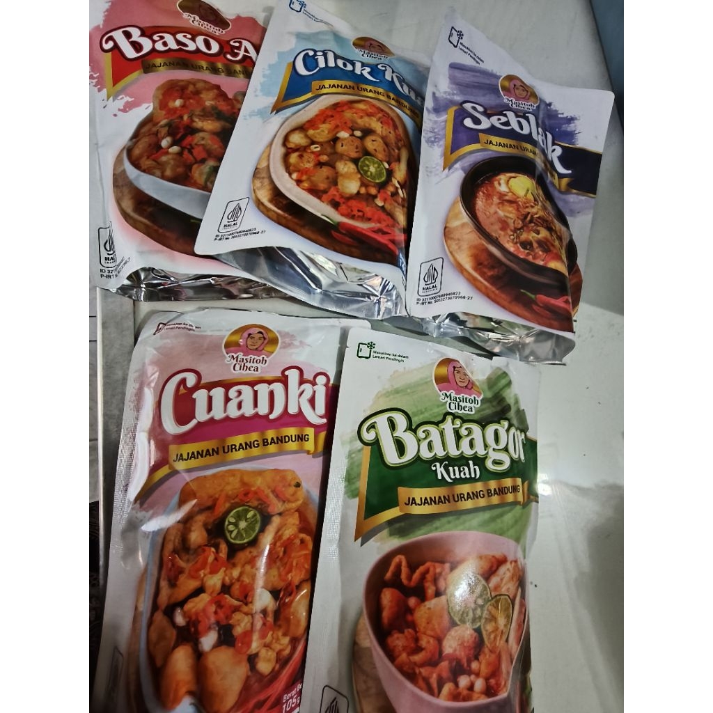 

baso aci, cuanki, batagor, seblak, cilok instan