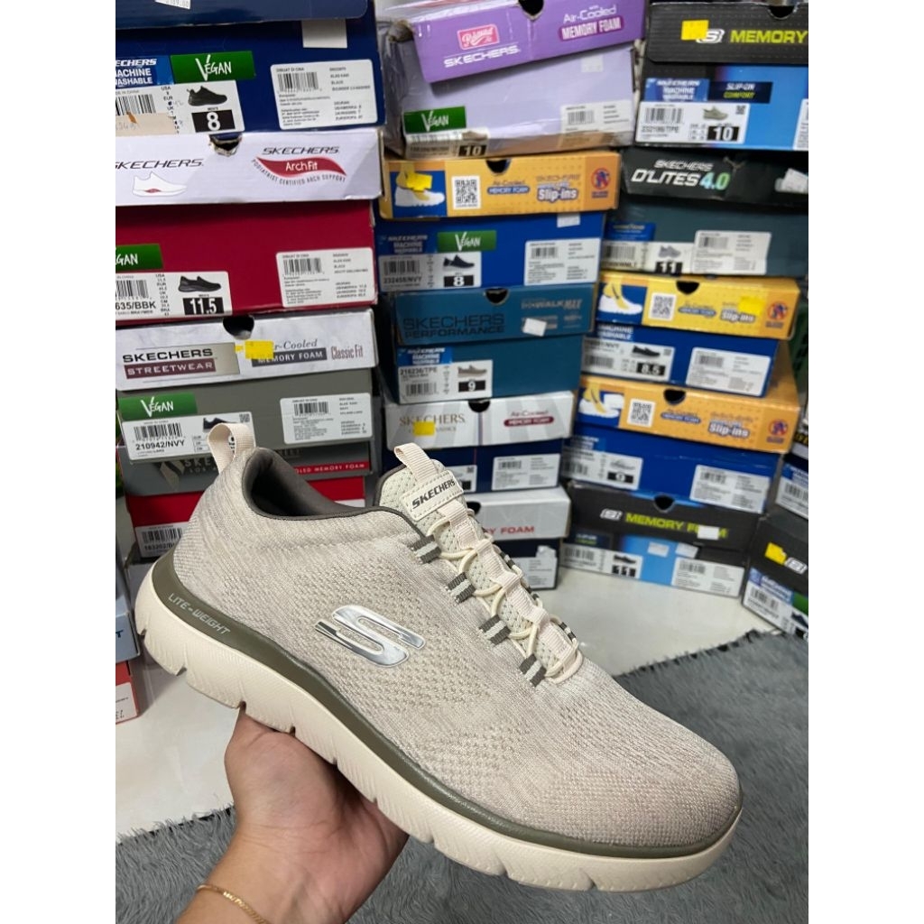 Sepatu skechers men slip-on 232186