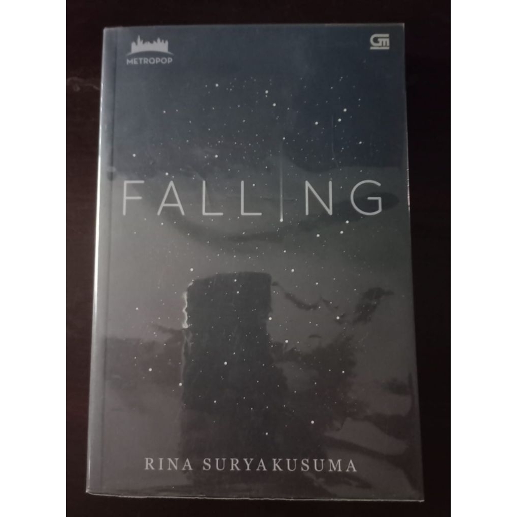 Novel Falling by Rina Suryakusuma