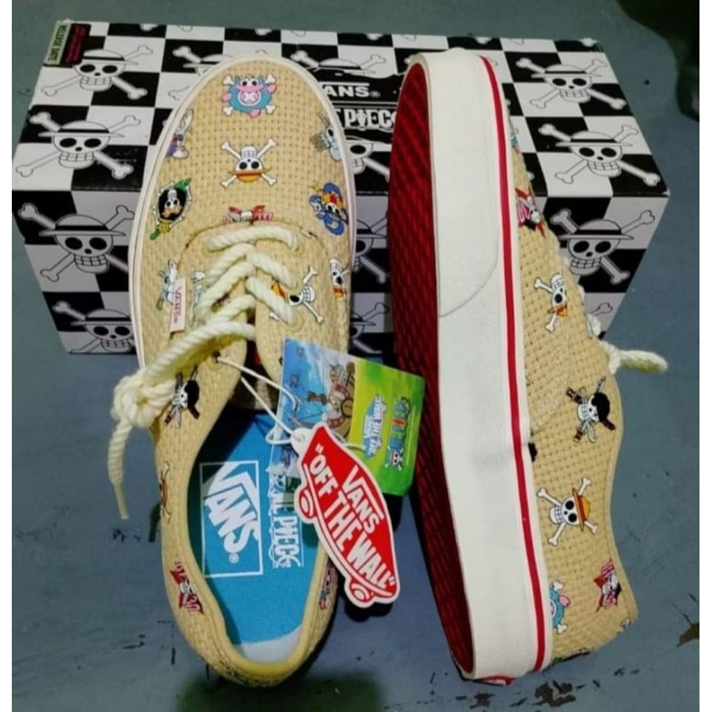 Sepatu Vans x One Piece (Size 42.5)