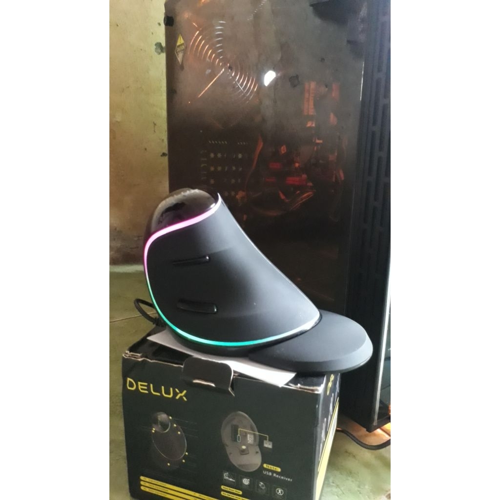 MOUSE VERTICAL DELUX M618 Plus Wired - RGB Version