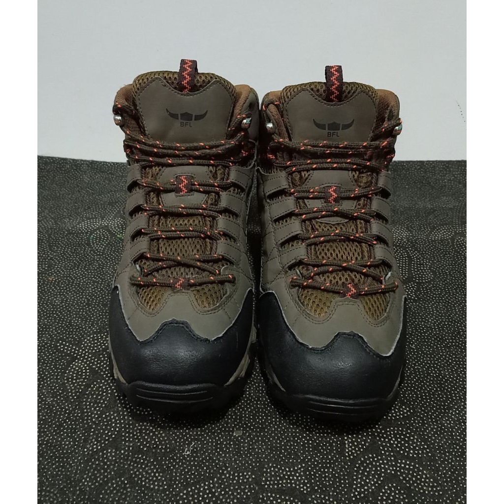 sepatu outdoor second BFL