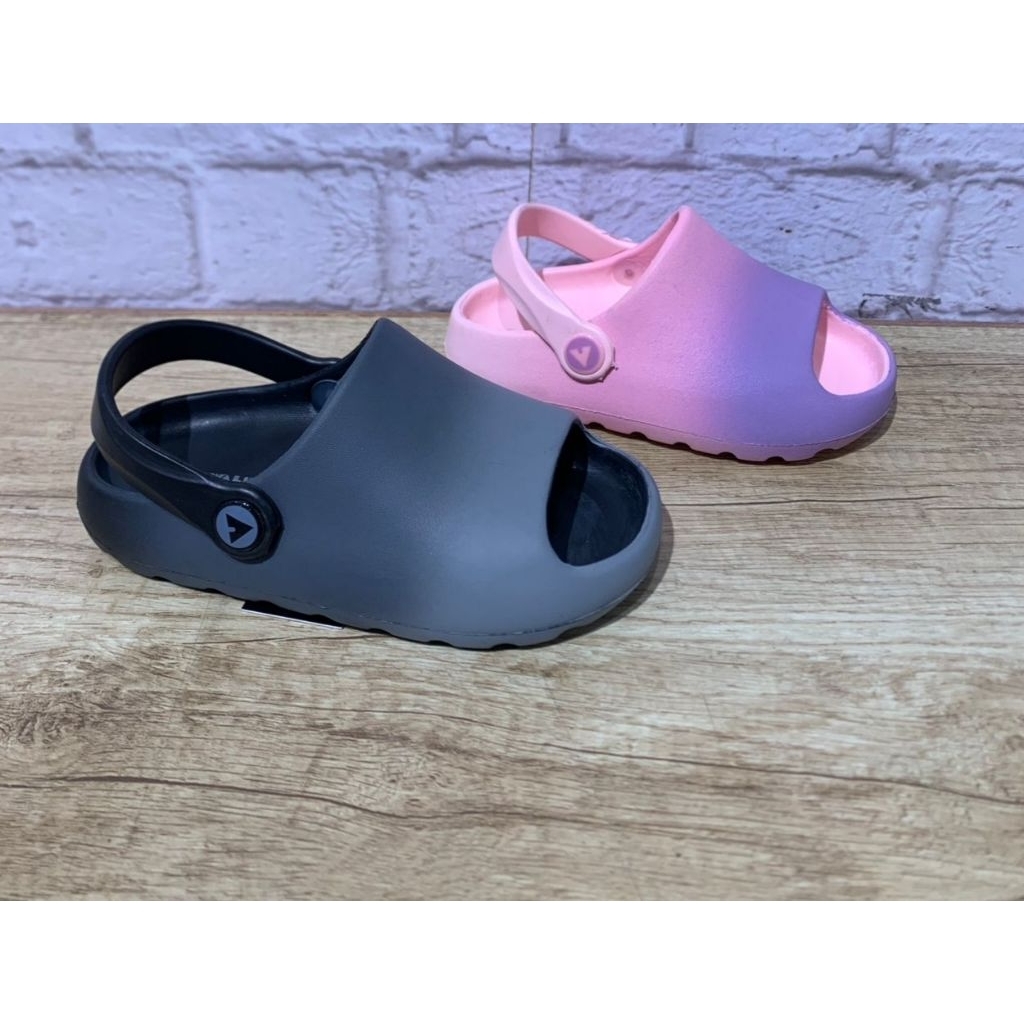 Airwalk Sepatu sandal anak karet size 25-28