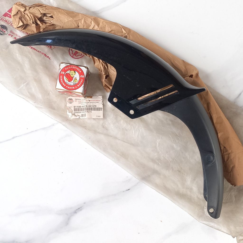 FENDER FR SLEBOR SPAKBOR SAYAP DEPAN HITAM HONDA GL MAX PRO ORIGINAL ORI ASTRA 61100-KC6-001ZD