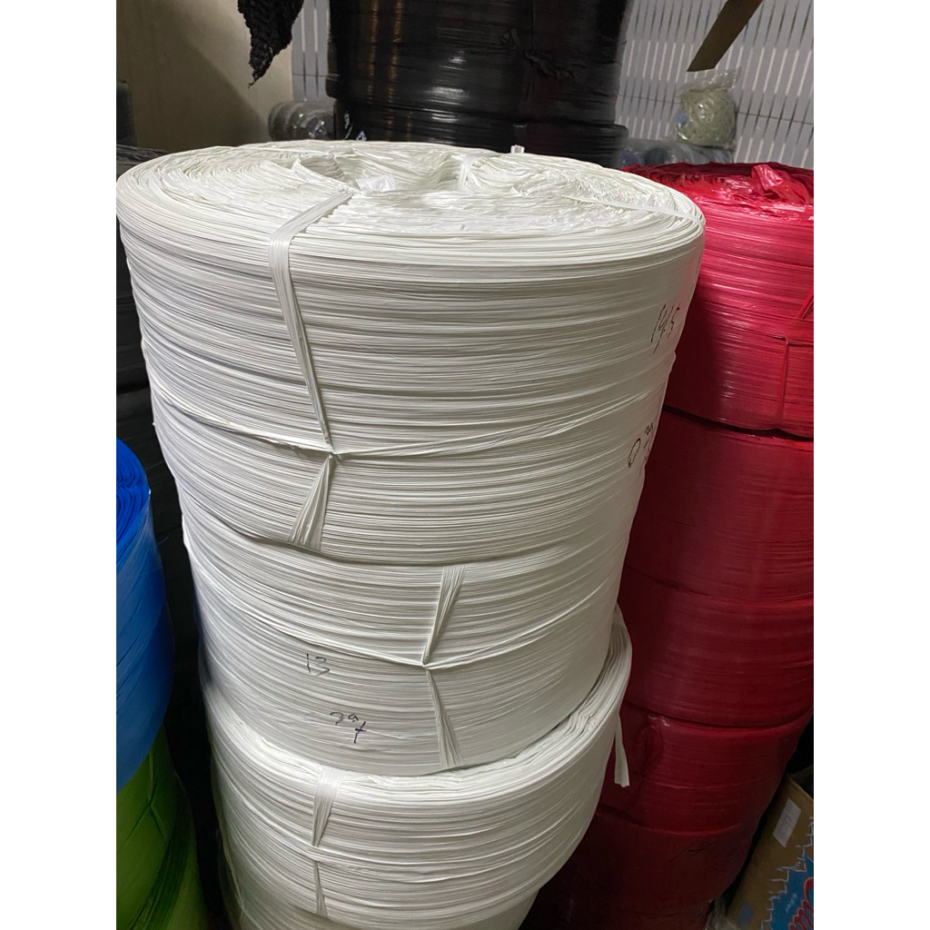 

tali rafia putih 2 kg cap garuda