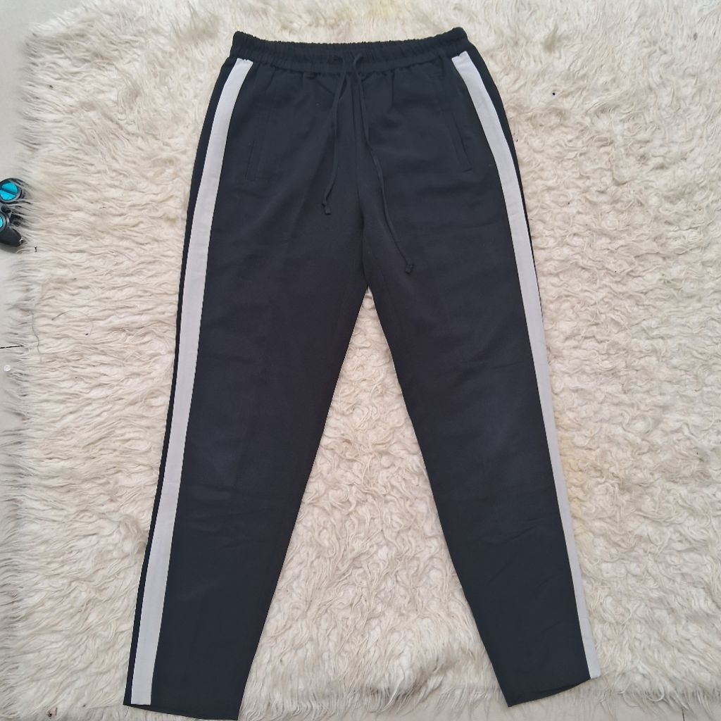 preloved celana training pants uniqlo seken second bekas bukan new