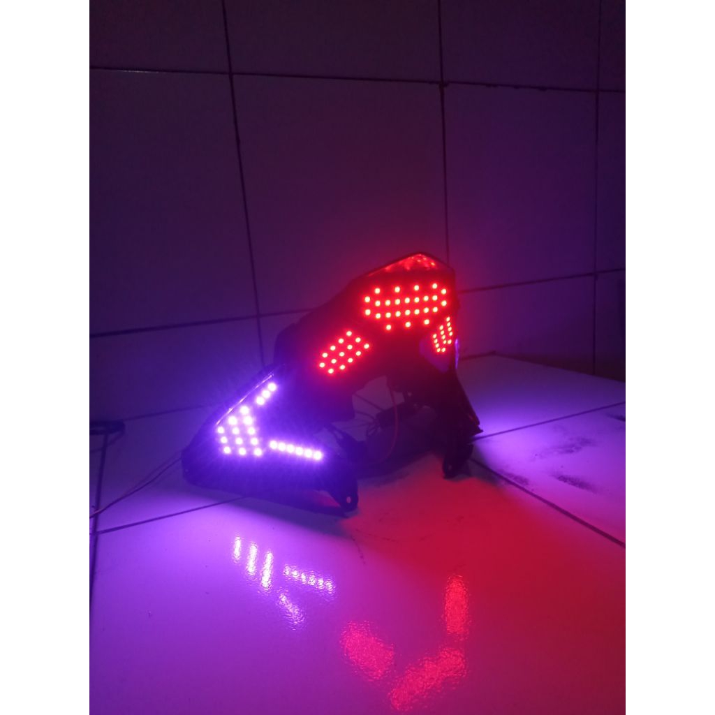 Lampu sein running 2mode untuk Vario 125old/Vario 125kzr sudah PNP sein running 2mode Vario kzr suda