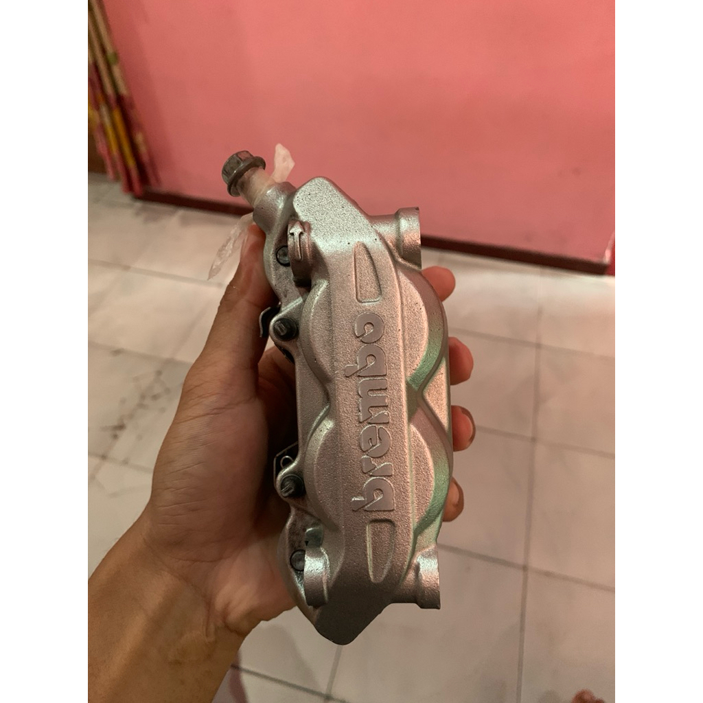 kaliper brembo ducati 848 kanan
