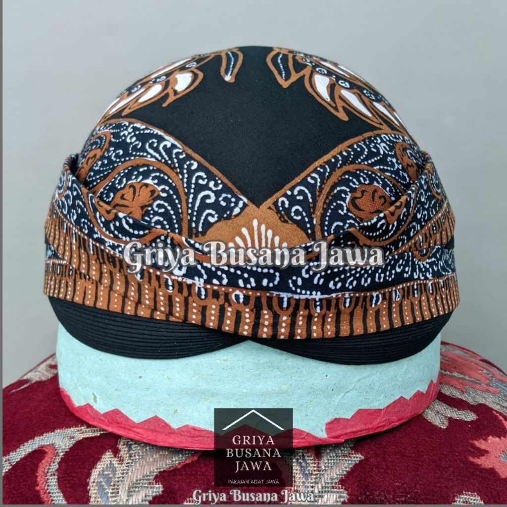 Blangkon Solo Kasatriyan Alusan Batik Tulis Motif Garuda