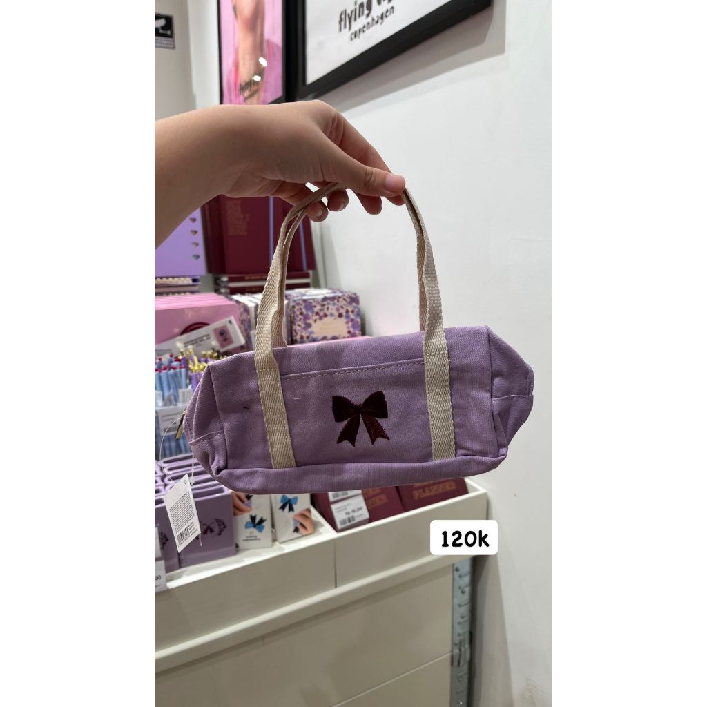 

Jastip Flying Tiger By Lutido | Pencil Case with Bow Printed