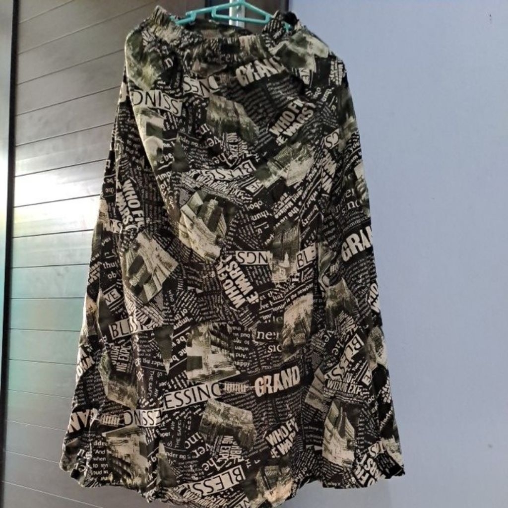 Preloved rok bawahan keren dengan pinggang karet