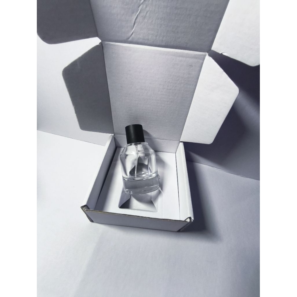 

Kardus minyak wangi hetric 50 ml/ kardus minyak wangi 12,5x12, 5x5,5cm/ kardus12, 5x12, 5x5, 5cm