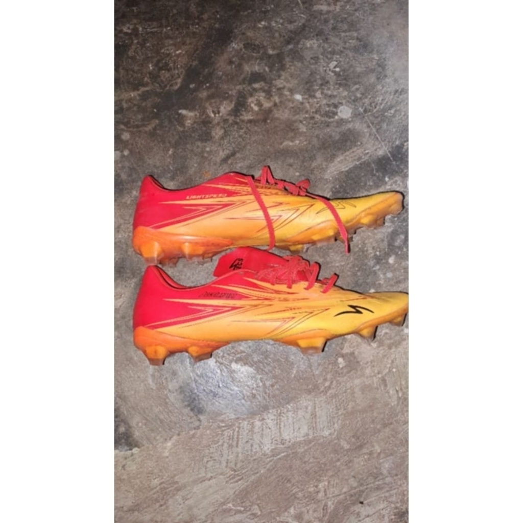 sepatu bola specs lightspeed 3 FG