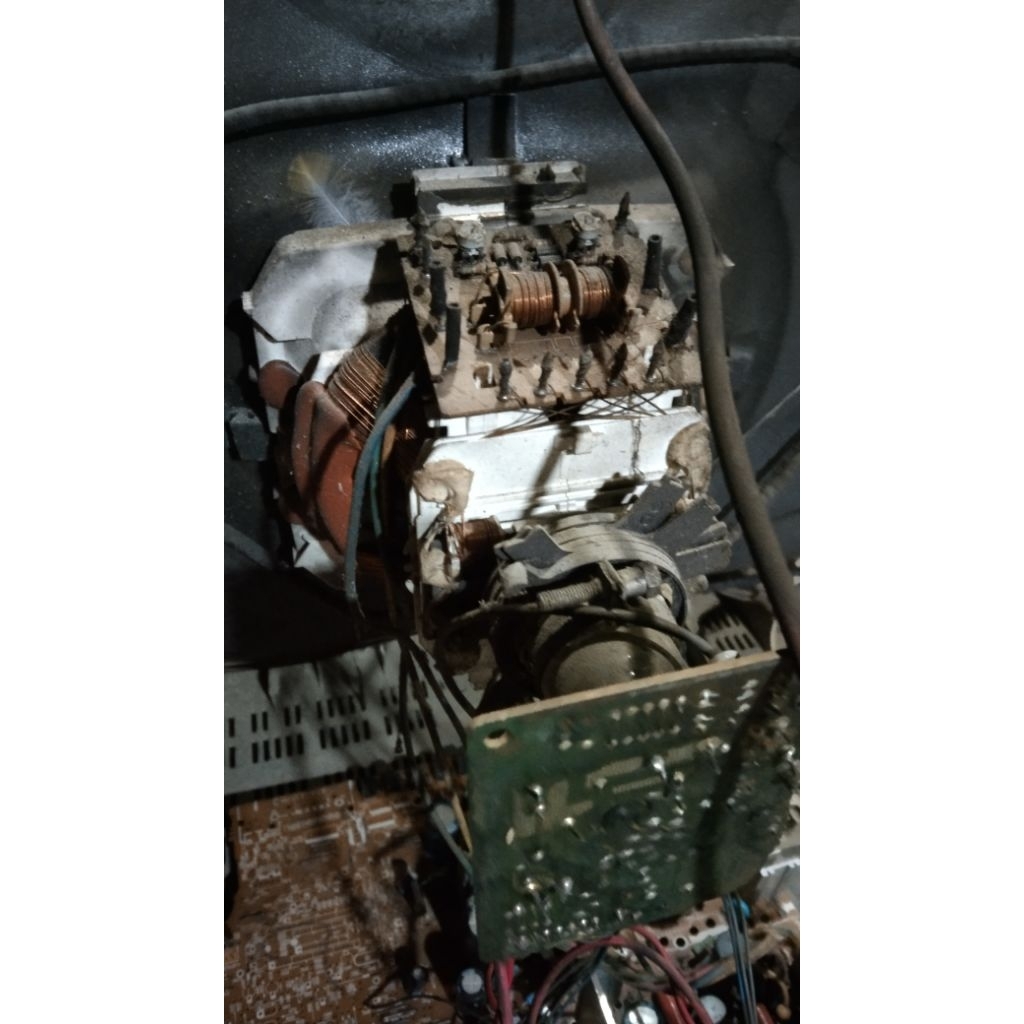 YOKE TV LG ULTRA SLIM KONDE TV LG 21IN ULTRA SLIM