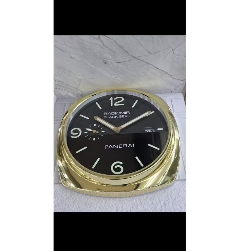 jam dinding radiomir