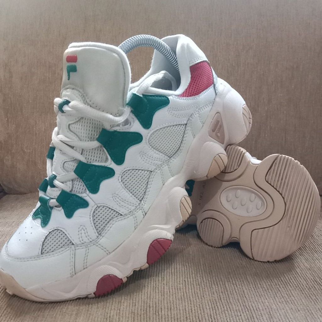 S192 sepatu42 FILA Preloved